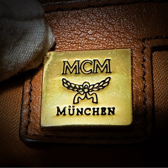 Authentic Vintage MCM shoulder bag soft Tan Leather Satchel with Gold Accents - Picture 6 of 17